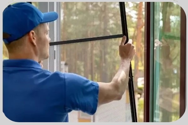 Instalação de rede de proteção para janela